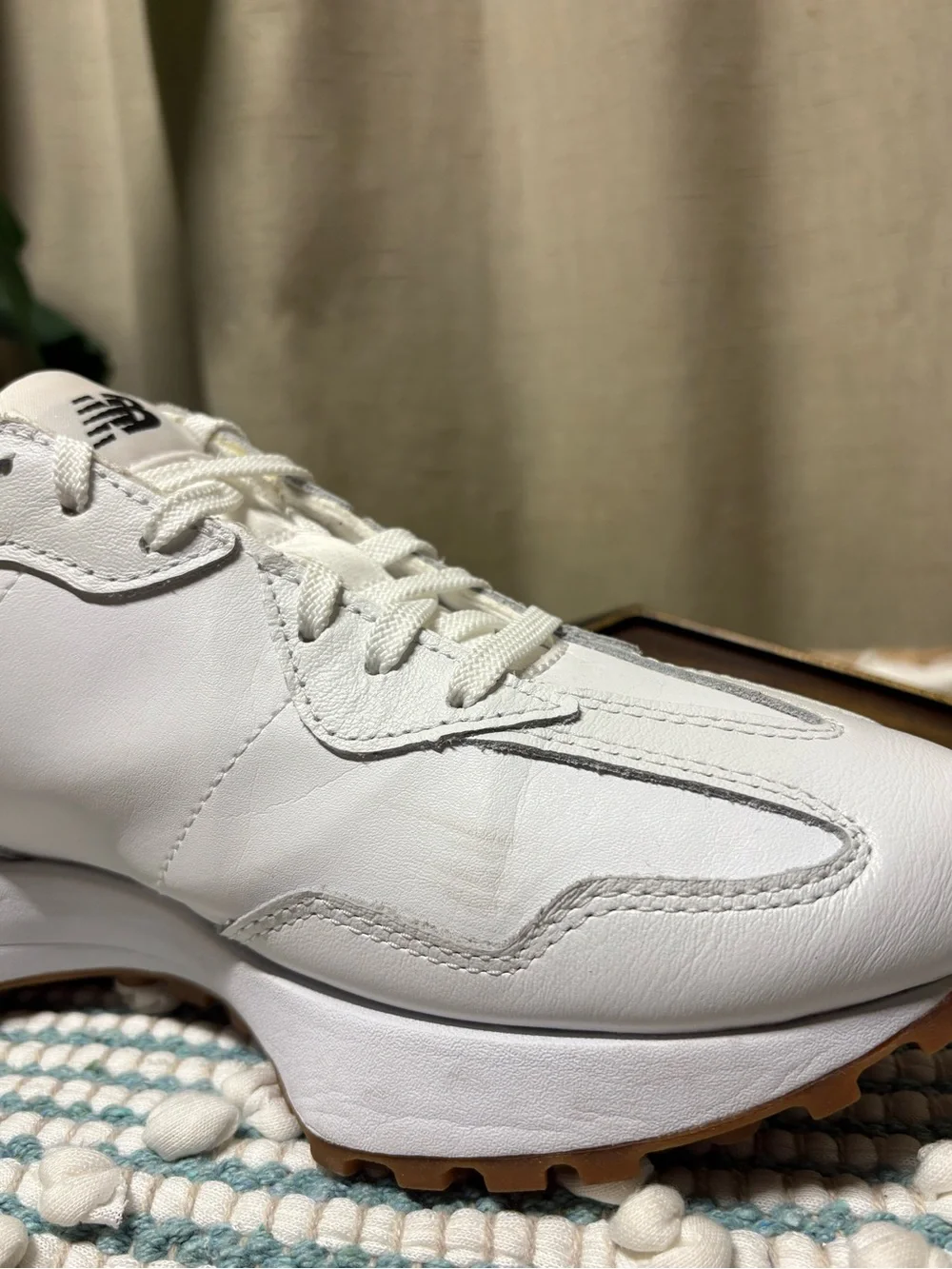 New Balance 327’s women’s sneaker